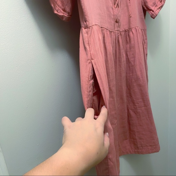 Old Navy Shift Dress with Pockets - Picture 5 of 10